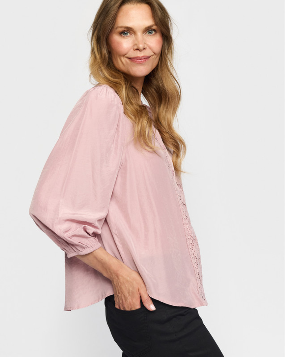 KAROLINE