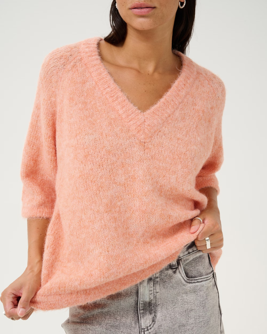 EMILIE V-NECK PULLOVER