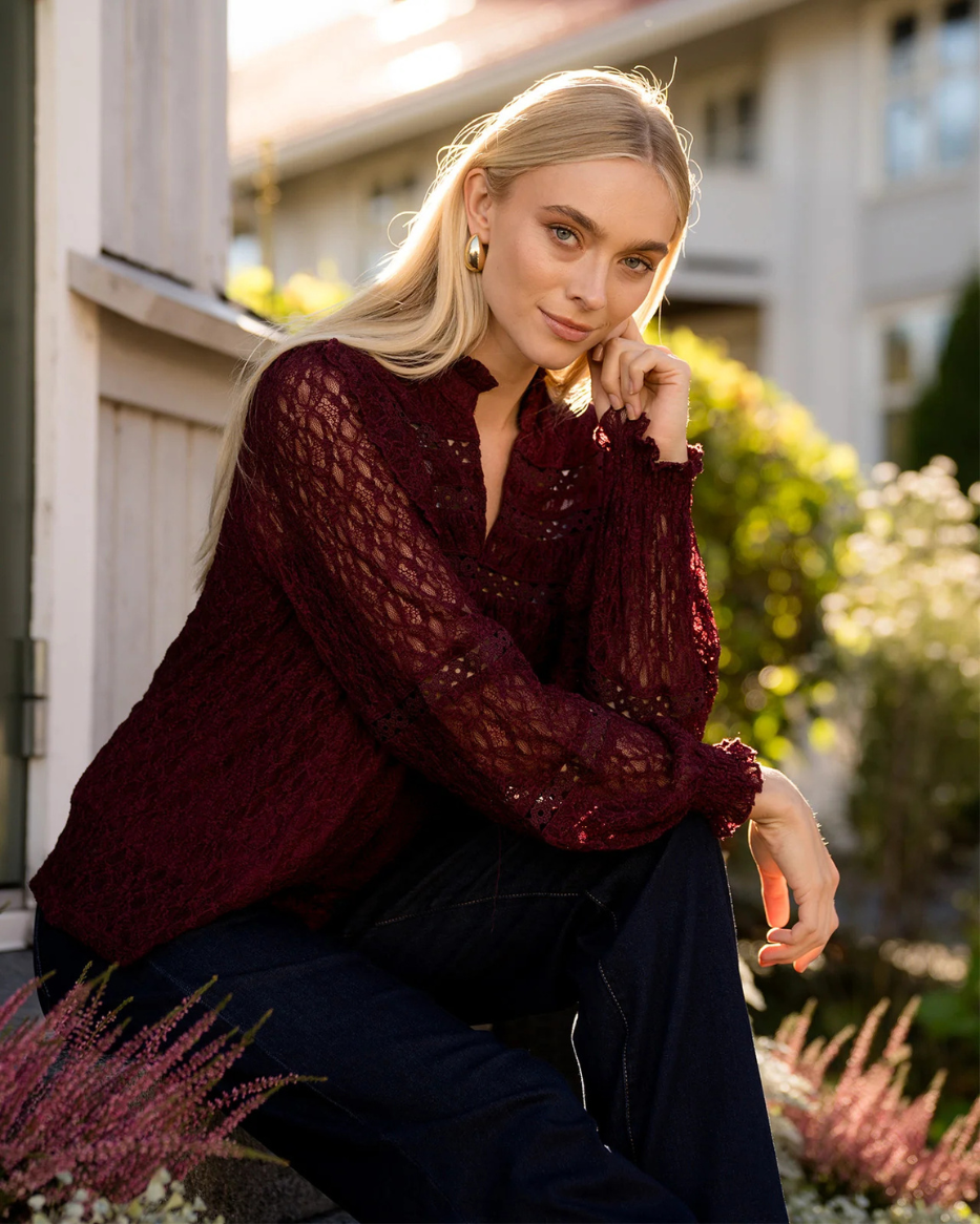 DEMI LACE