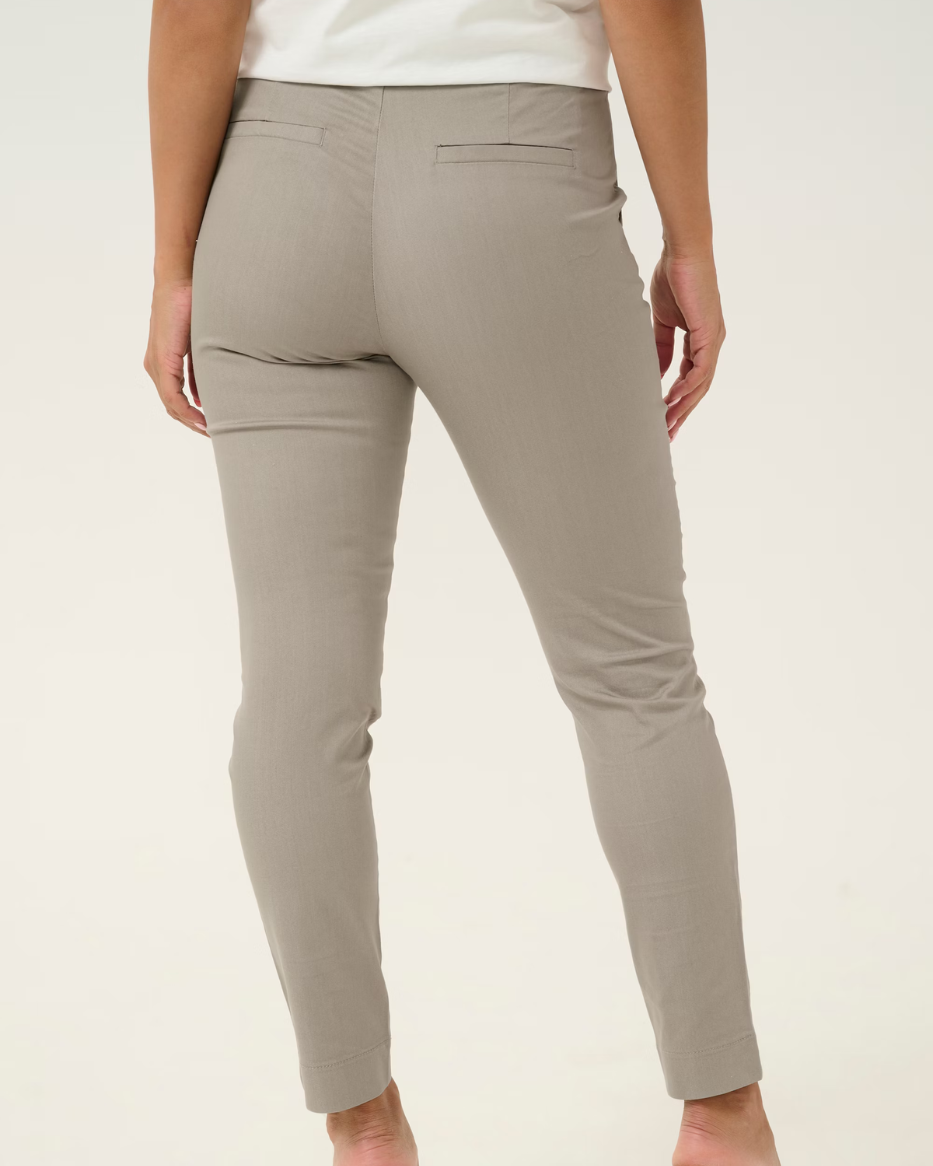 LEA 7/8 CHINO PANT