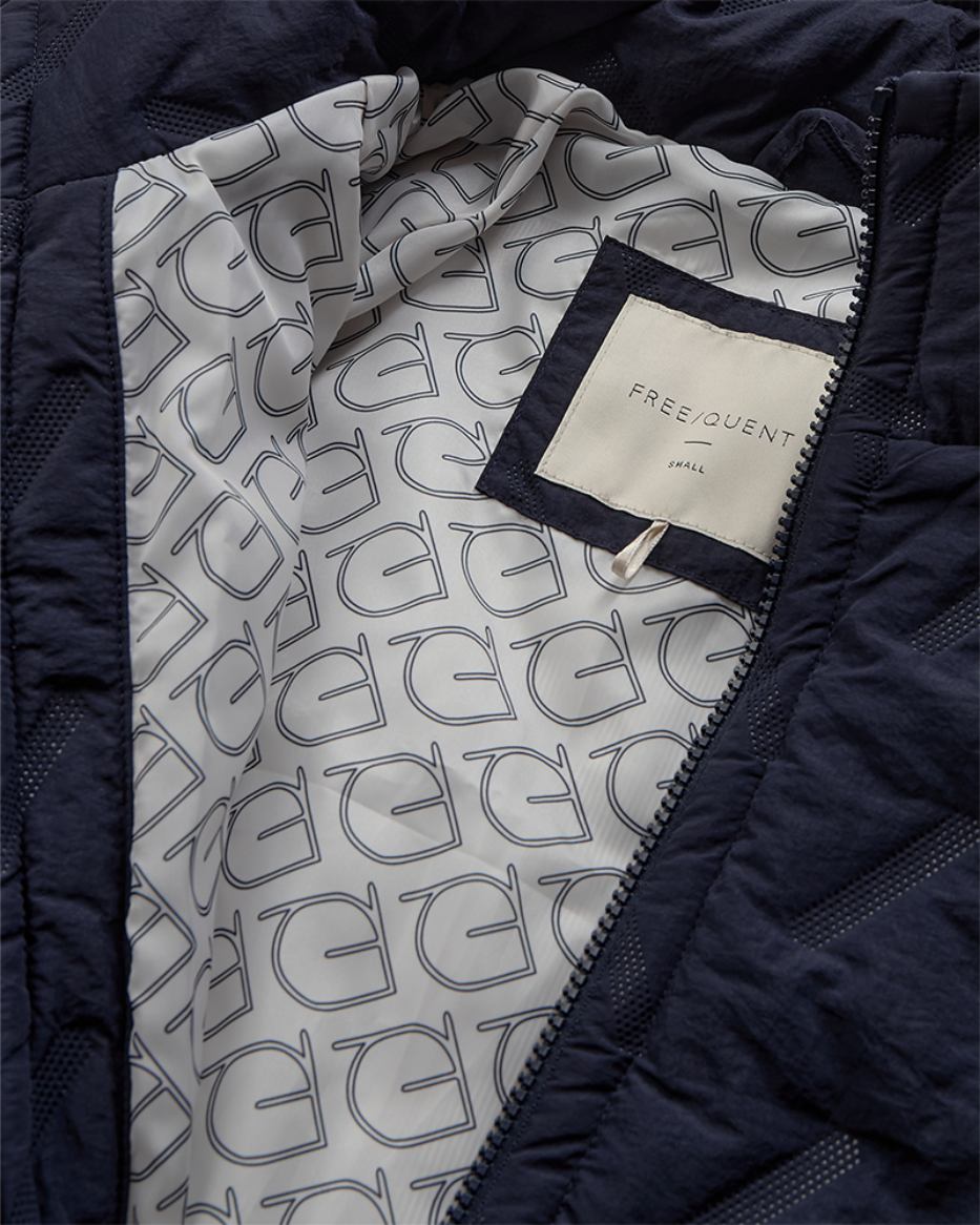 CROWN-JACKET