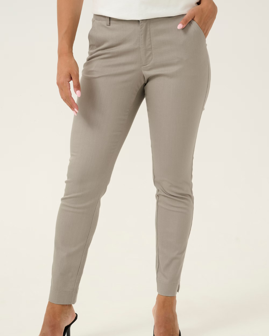 LEA 7/8 CHINO PANT